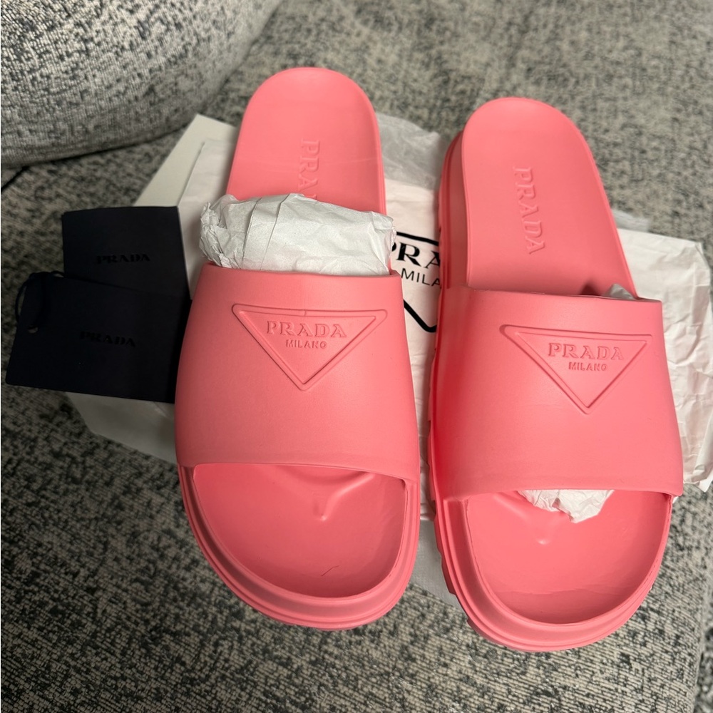 Prada Logo Pink Slides - Picture 5 of 6